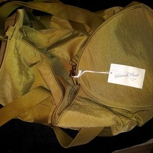Universal Threads. Olive green, medium size duffel bag